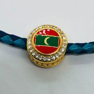✨✨Pandora Maldives Exclusive Country Flag Gold Shine Button Charm